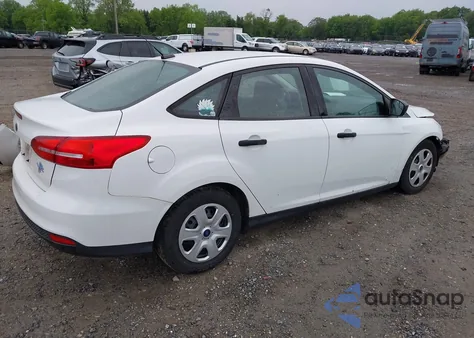 2016 Ford Focus S from USA, damaged, VIN 1FADP3E25GL385045